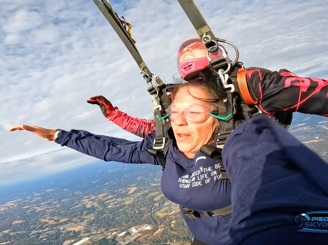 Piedmont Skydiving-索尔兹伯里必去景点