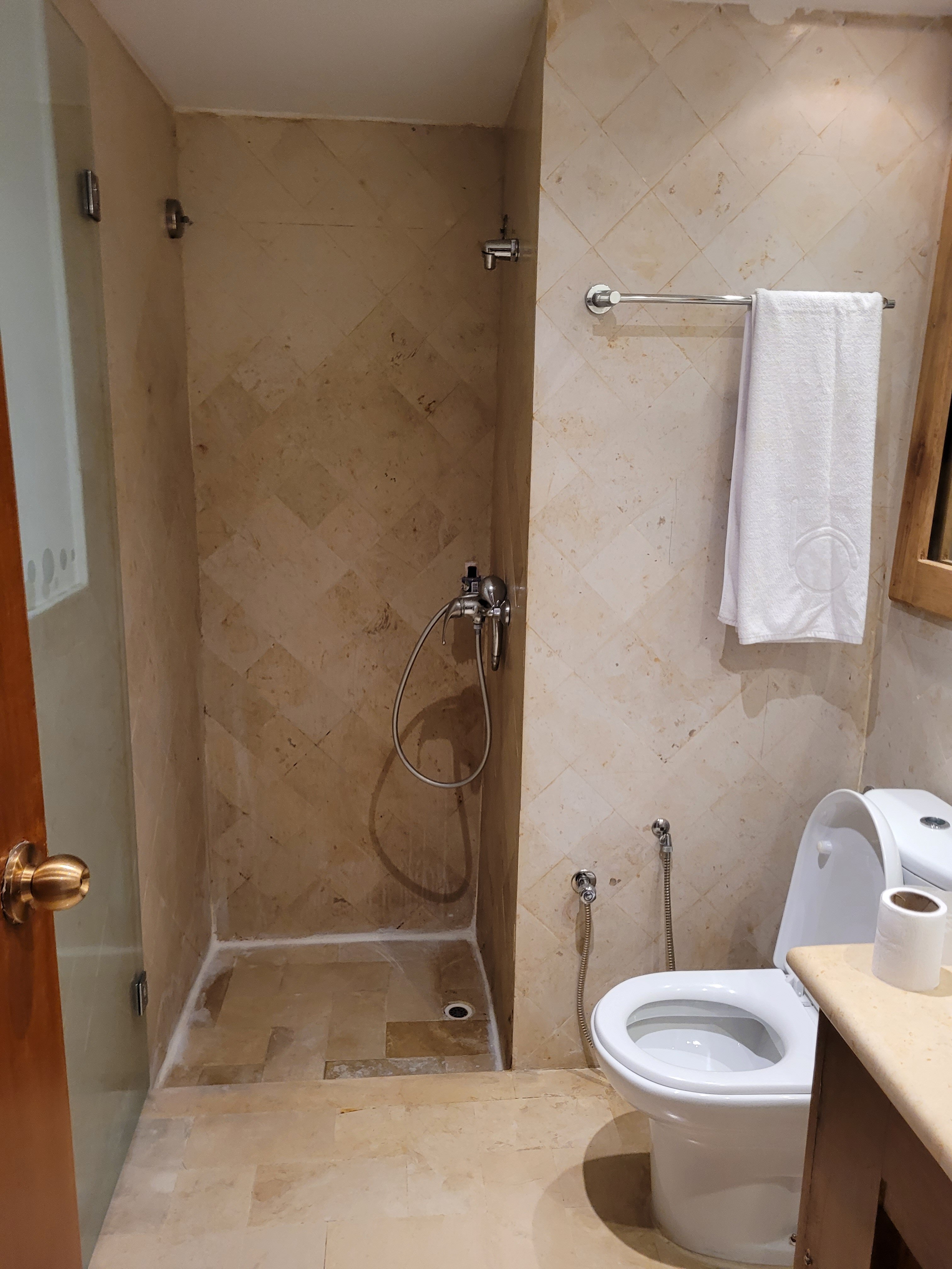 The Orangers Beach Resort & Bungalows-浴室