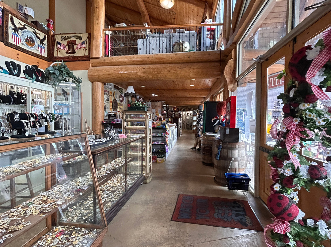 Grumpy's Antiques-Tunnel Hill必去景点