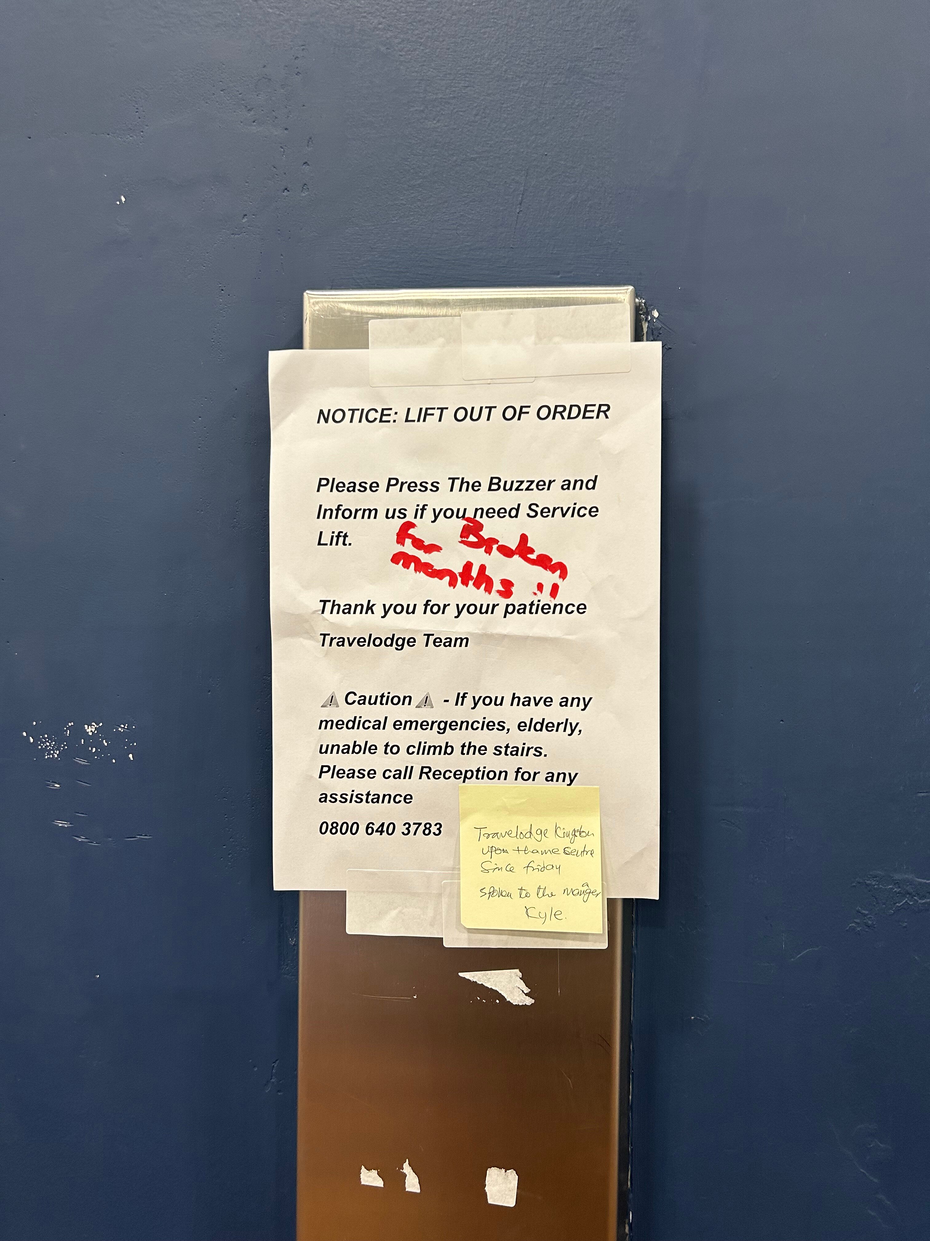 Travelodge London Kingston Upon Thames-浴室