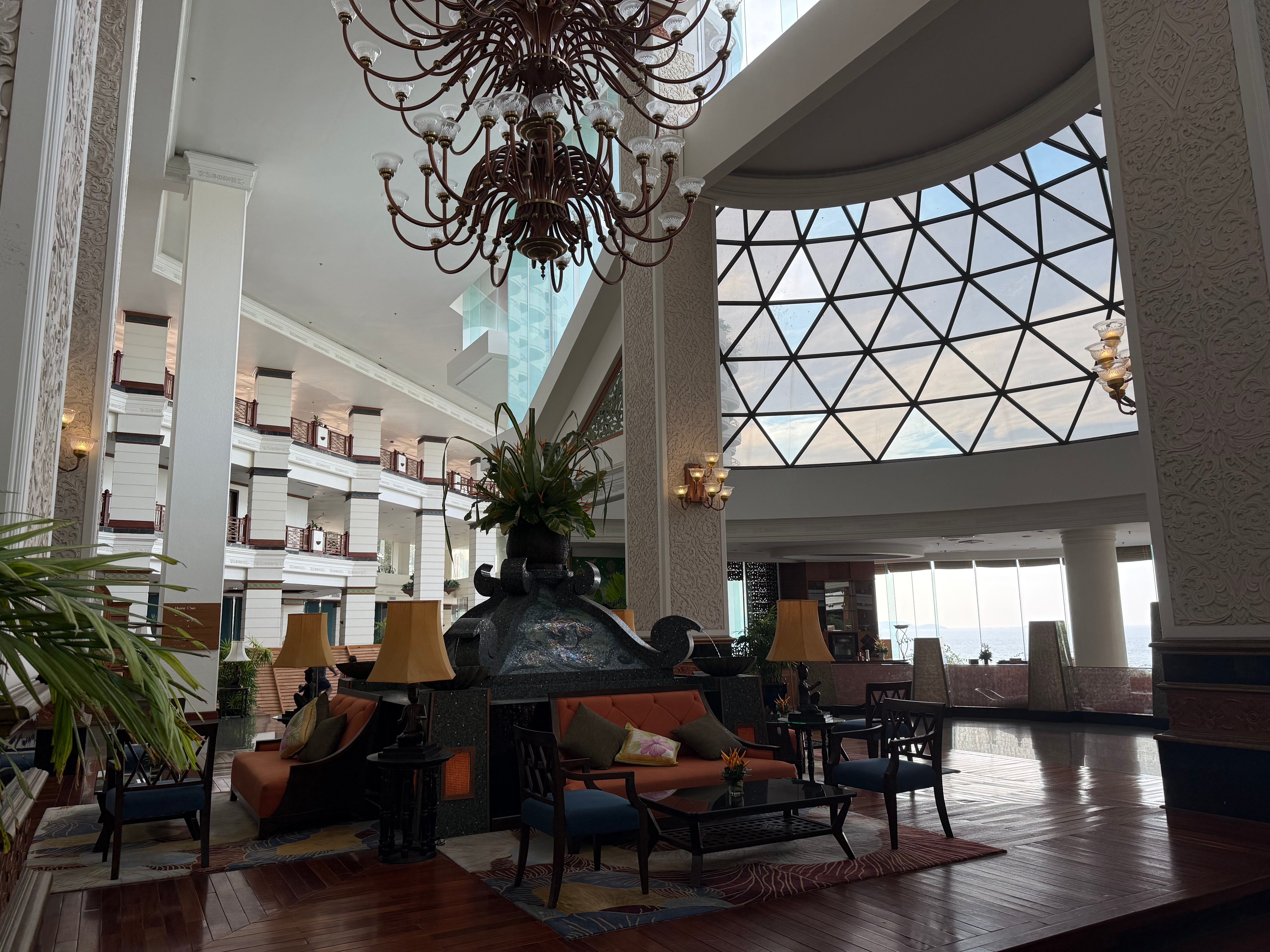 皇家翼酒店-官方