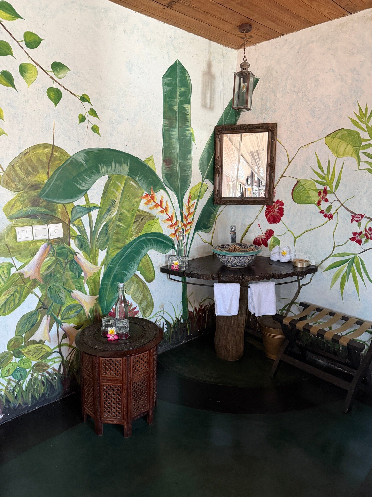 Emerson on Hurumzi-官方