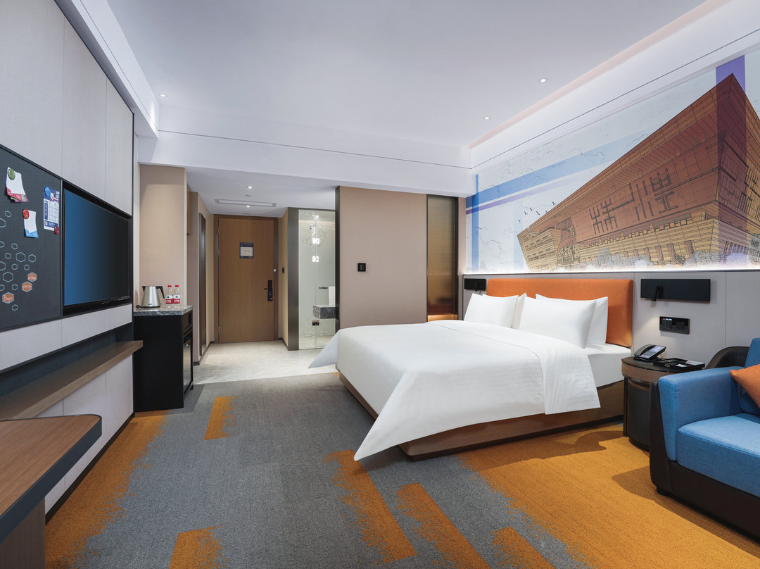 鹤壁高铁站希尔顿欢朋酒店