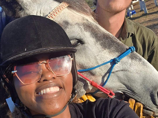 Featherfoot Beach Horse Trails & Riding School-杰佛瑞湾必去景点