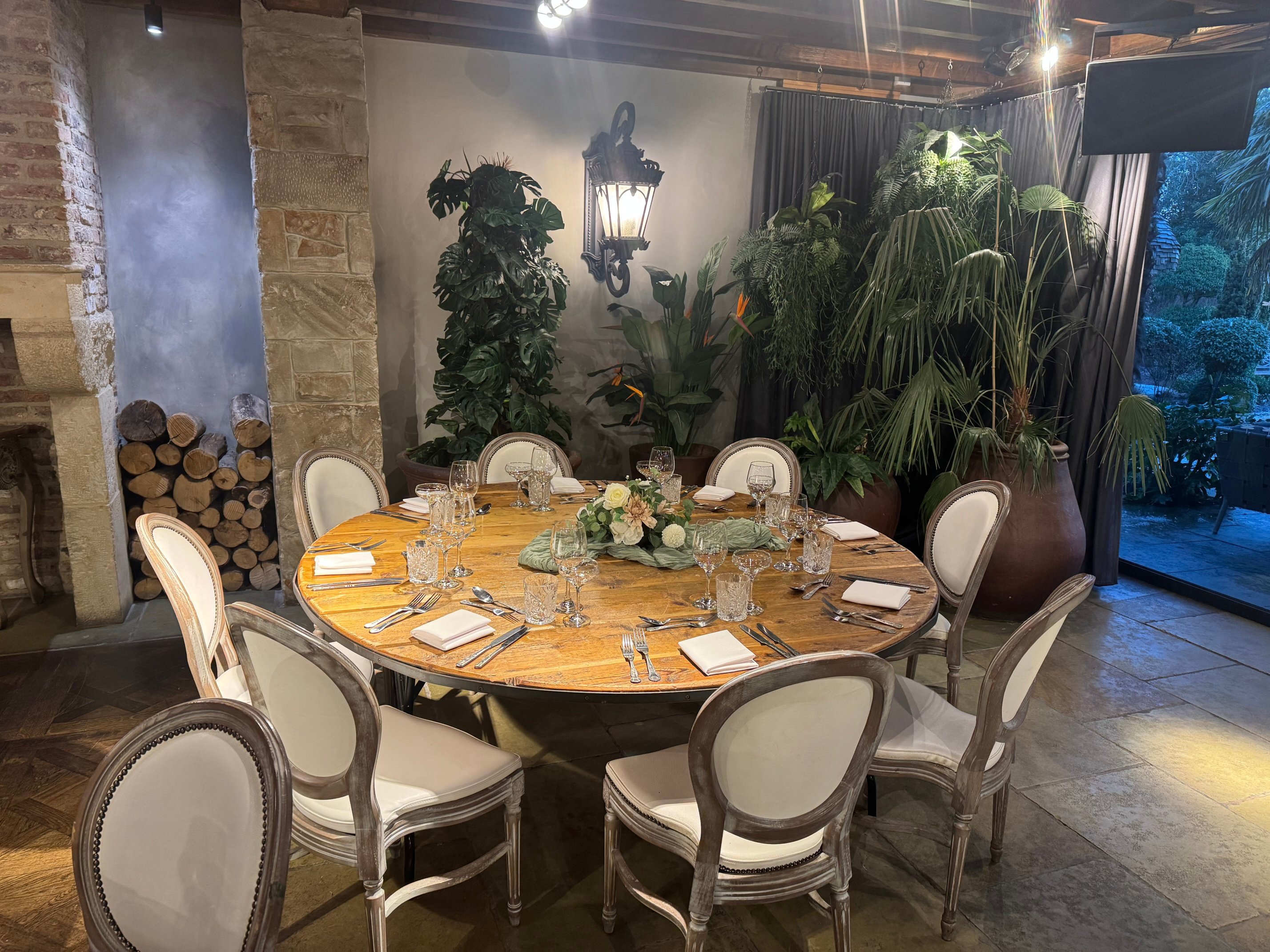 Le Petit Chateau & William De Percy-官方