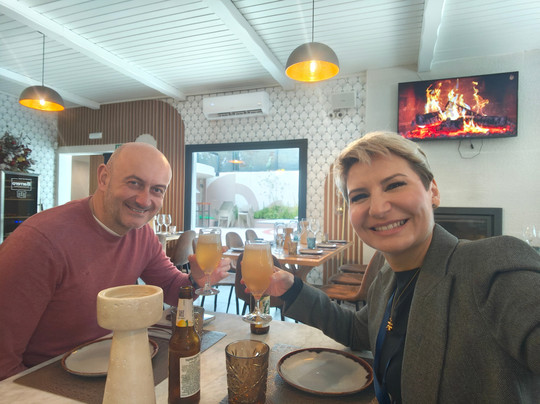 Jerez de los Caballeros餐馆和美食-Caeriana Restaurante