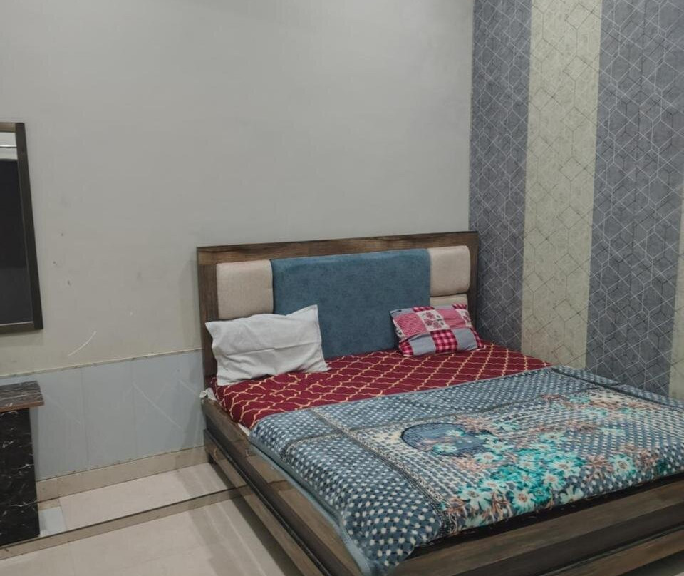 Hotel Raghu Nandan Dham