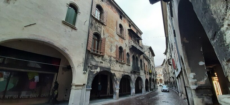 Via Martiri della Liberta-维托里奥威尼托必去景点