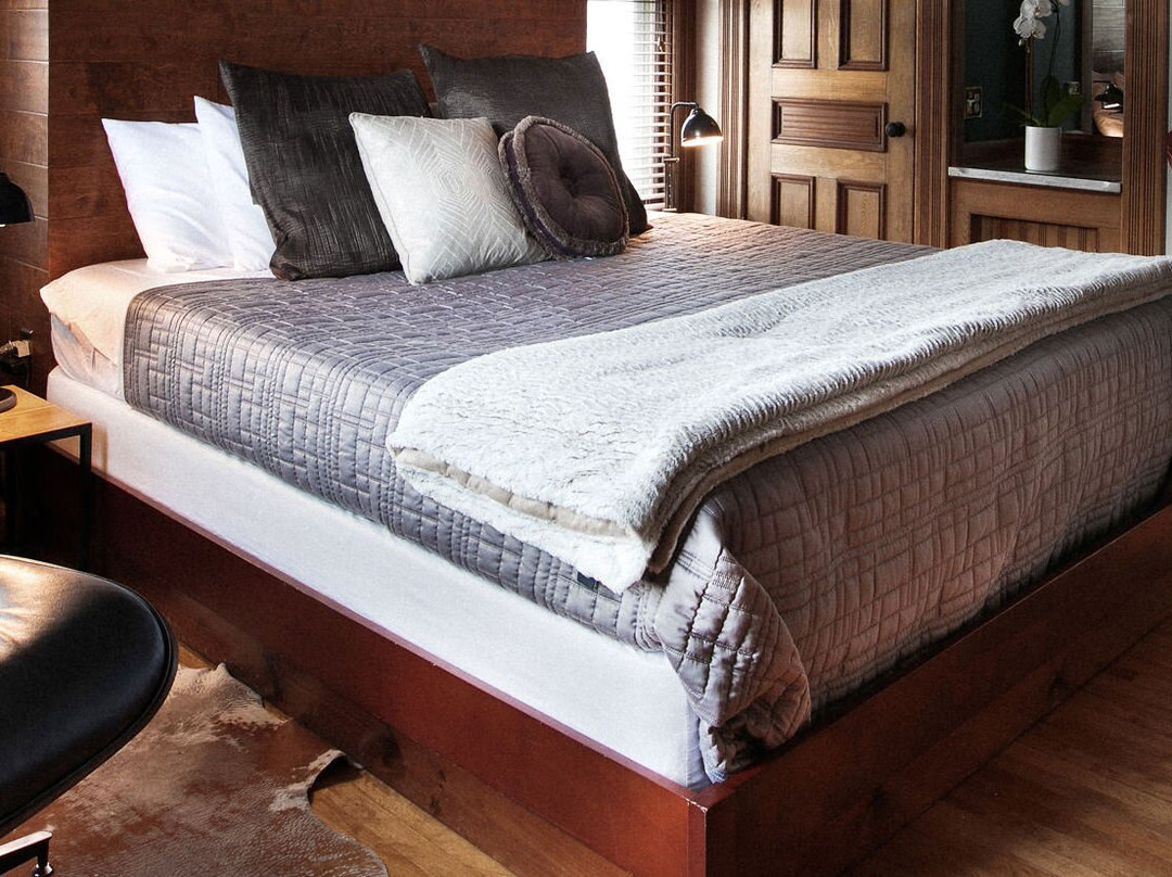 Made INN Vermont, an Urban-Chic Boutique Bed and Breakfast主图