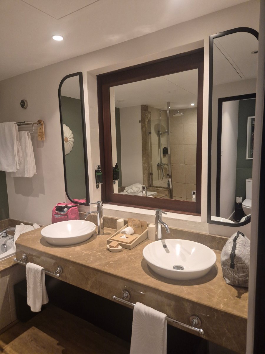 Victoria Beachcomber Resort & Spa-官方