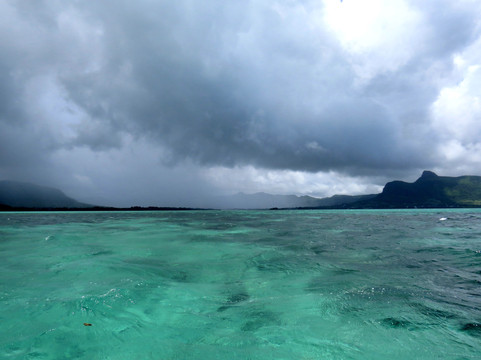 Moris Otreman-路易士港必去景点