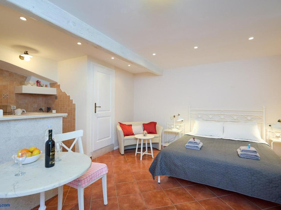 Doria Apartments