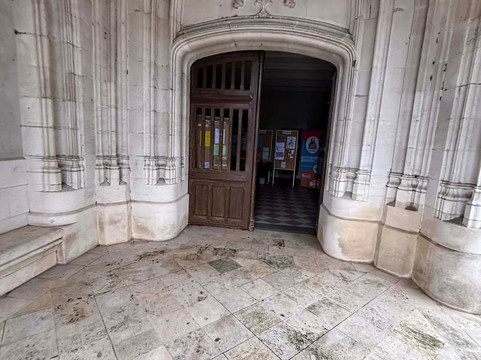 Eglise Saint Martin-比斯卡罗斯必去景点