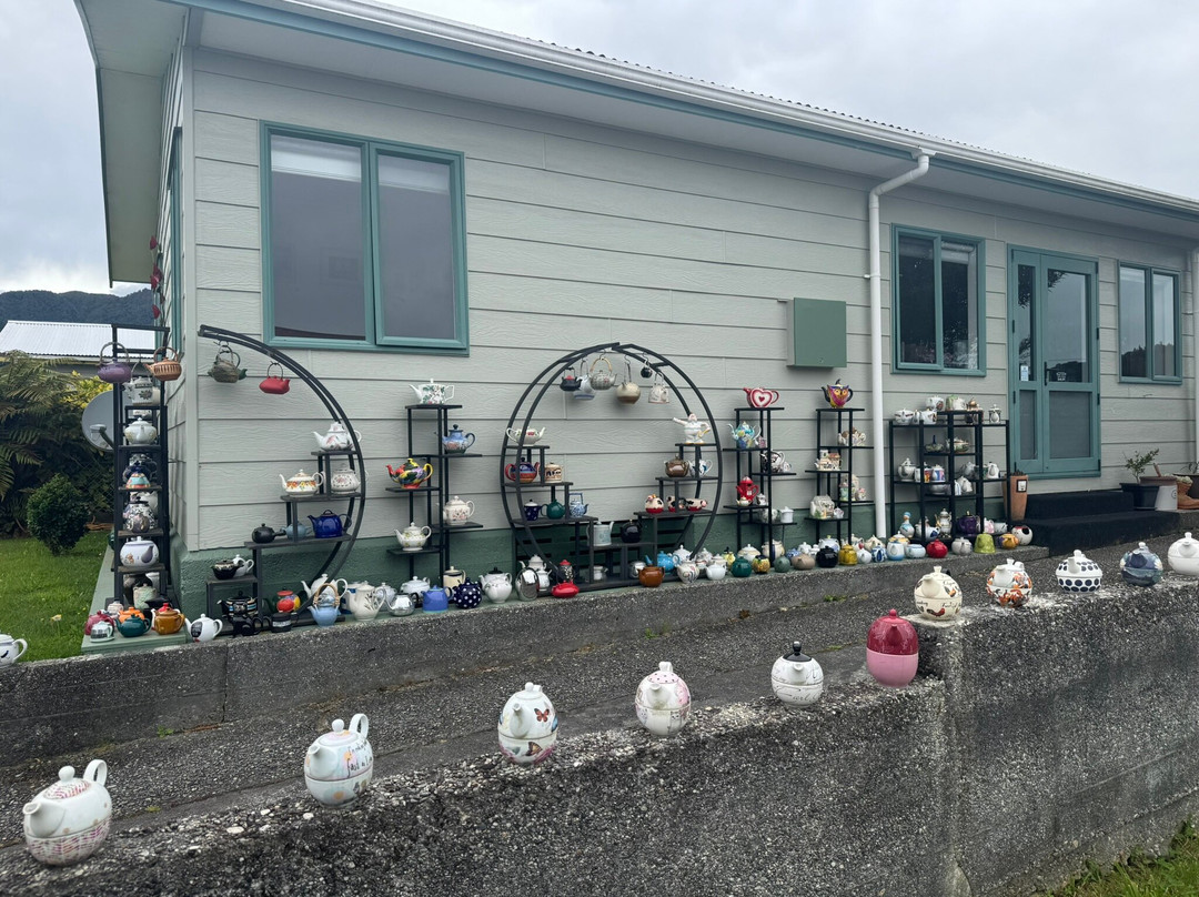 Ross tea pot wall-Ross必去景点