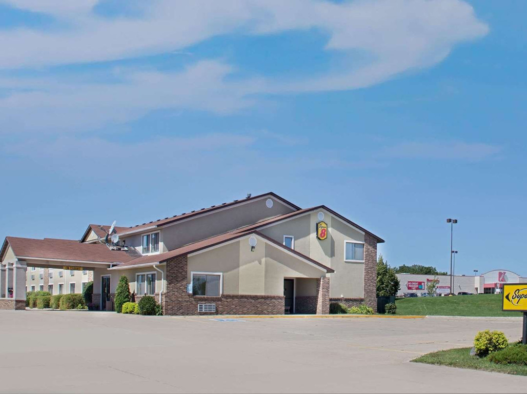 查尔斯城速8酒店