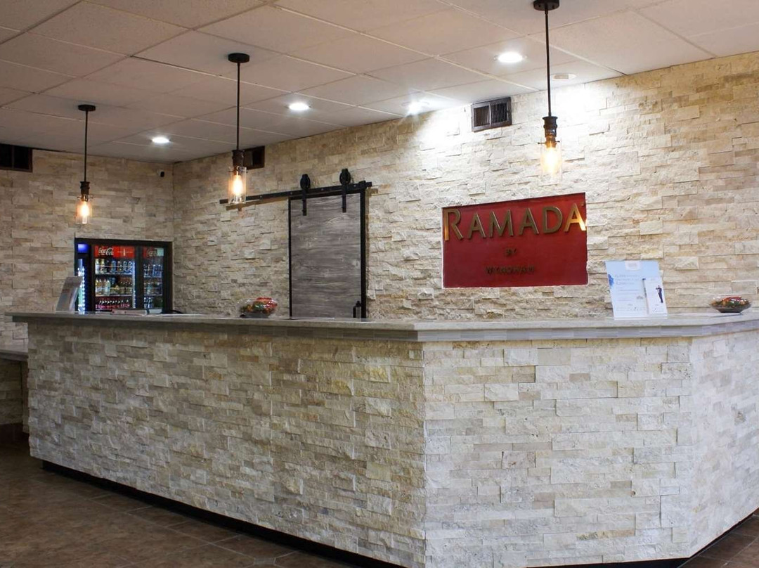 北普拉特温德姆华美达酒店