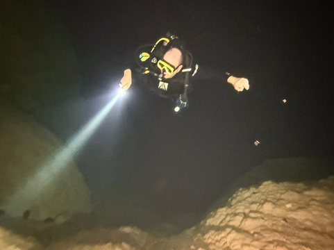 Anhumas Abyss-博尼图必去景点