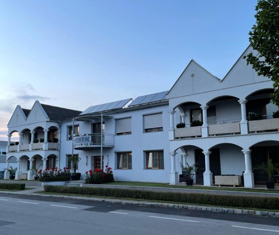 Die HERBERGE" PENSION"