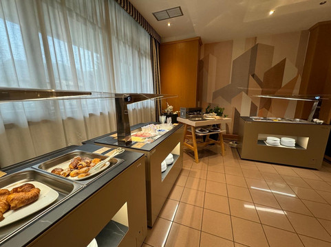 郁金香经典酒店主图