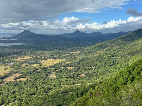 Ebony Forest Reserve-沙马雷勒必去景点