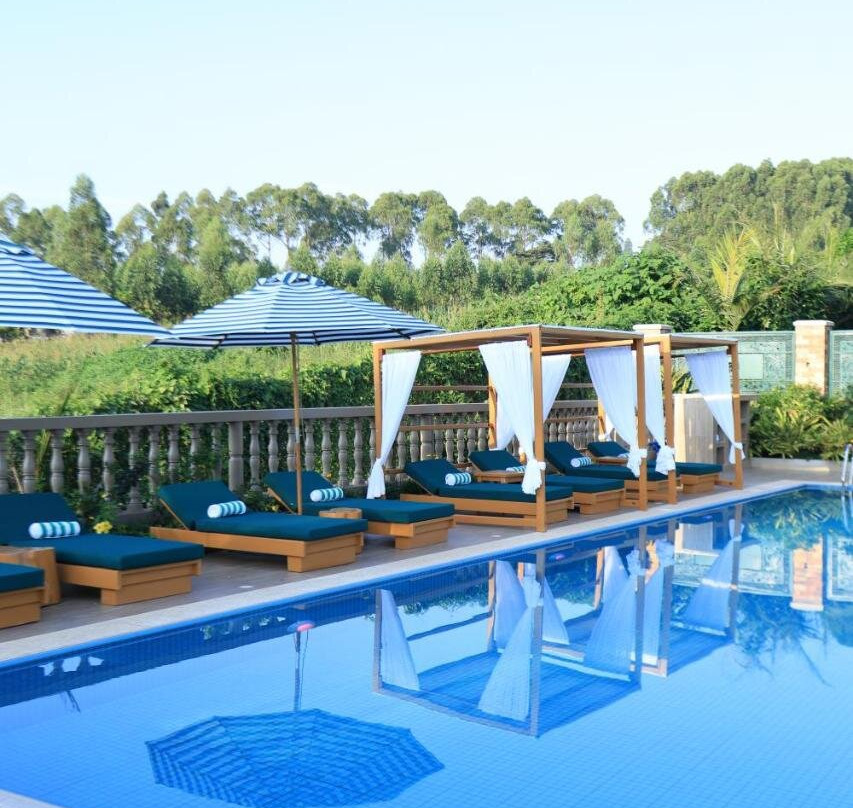 Theron Leisure Park & Residences