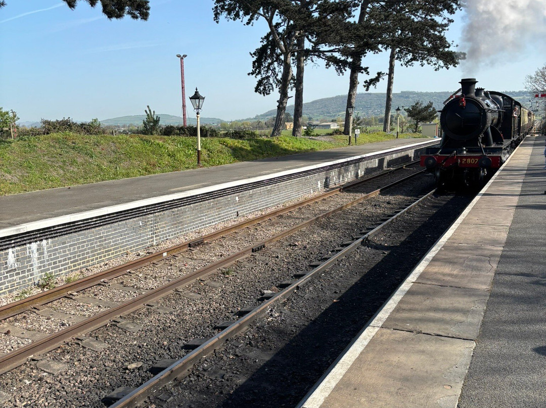 格洛斯特-沃里克铁路-切尔滕纳姆必去景点