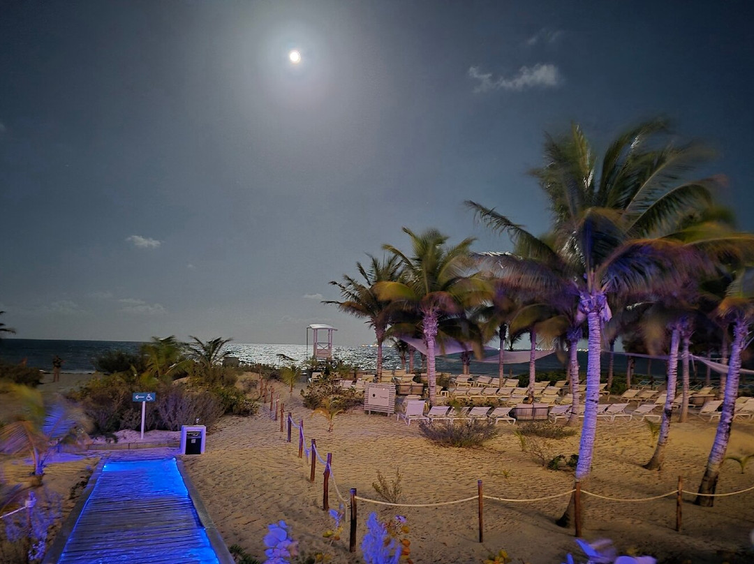 穆赫雷斯加泰罗尼亚格兰德海岸全套房水疗酒店主图