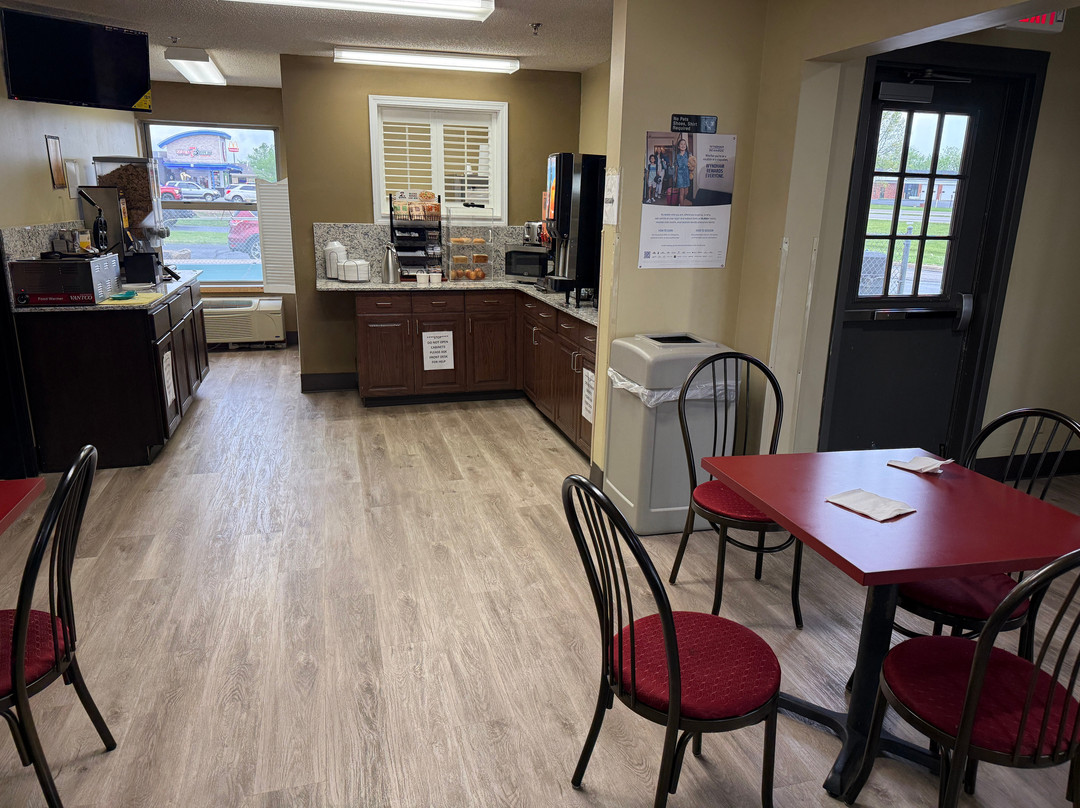 尼克萨-斯普林菲尔德地区速8酒店主图