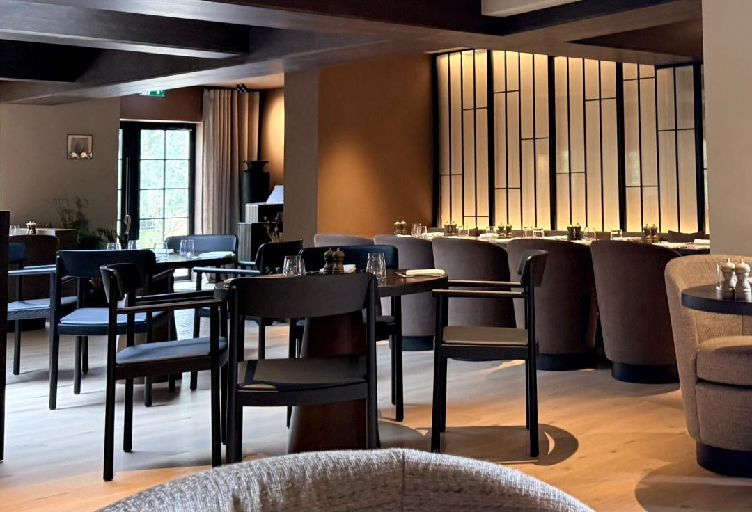 希尔酒店主图