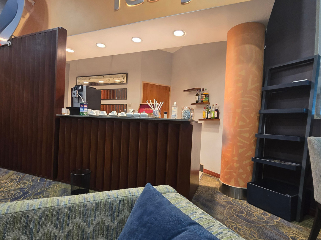 Makuwa Airport Lounge-维多利亚瀑布必去景点