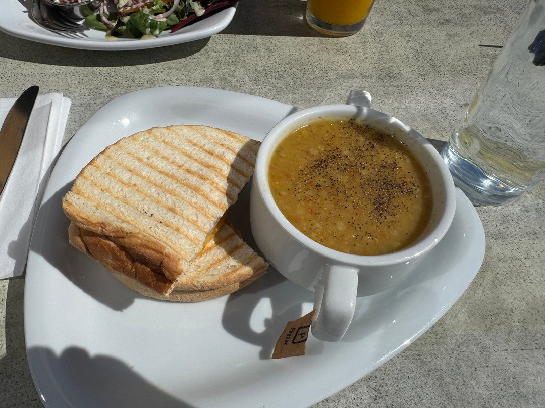 Oscar's Cafe