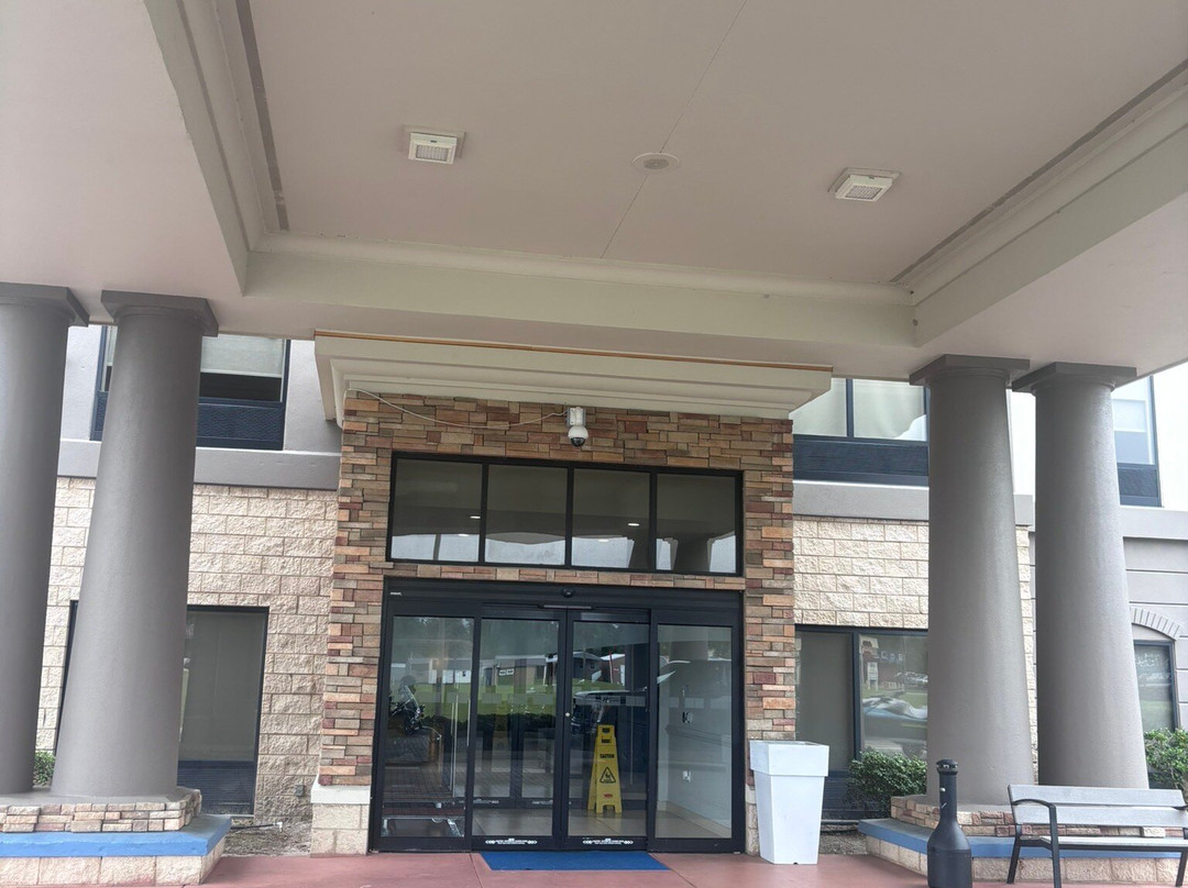 智选假日套房酒店佩里主图