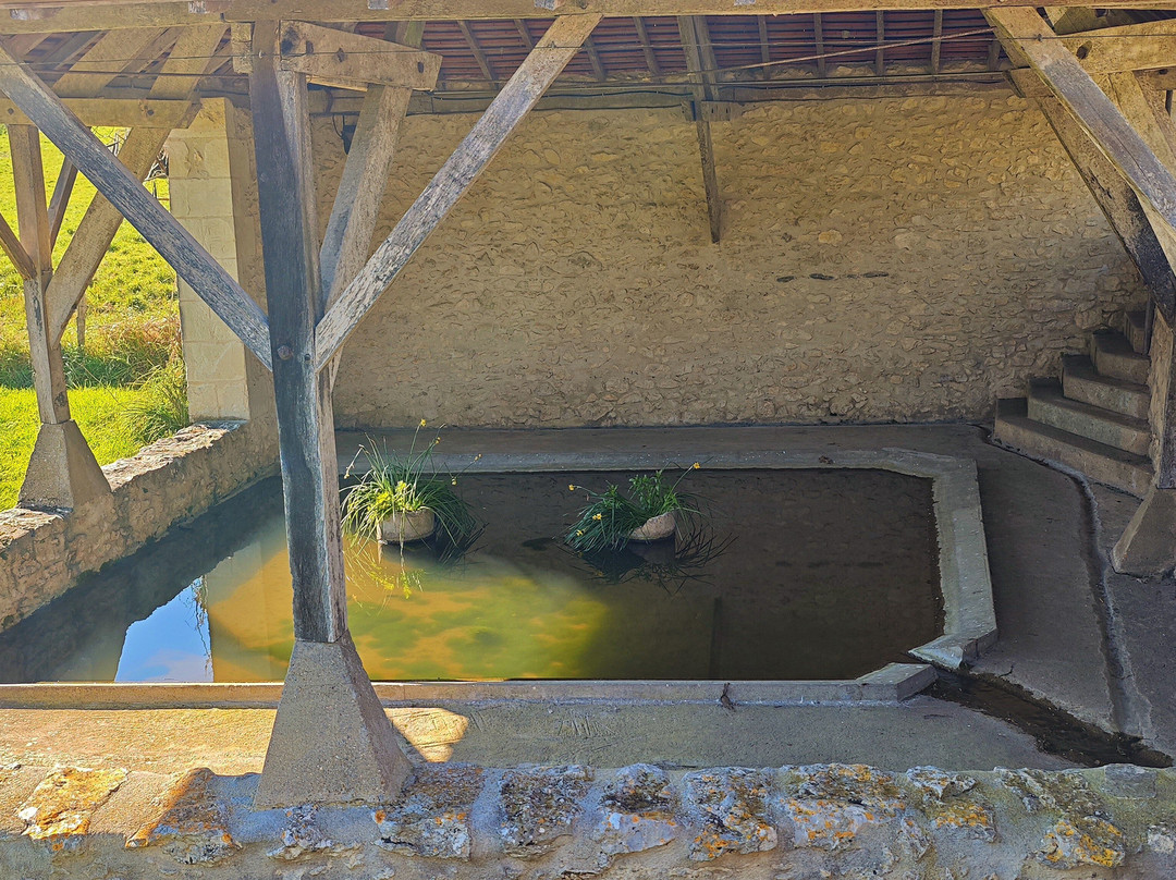 Lavoir communal-Leigne-les-Bois必去景点