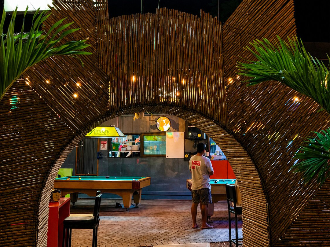 Dcorner Sportbar y restaurante Jaco