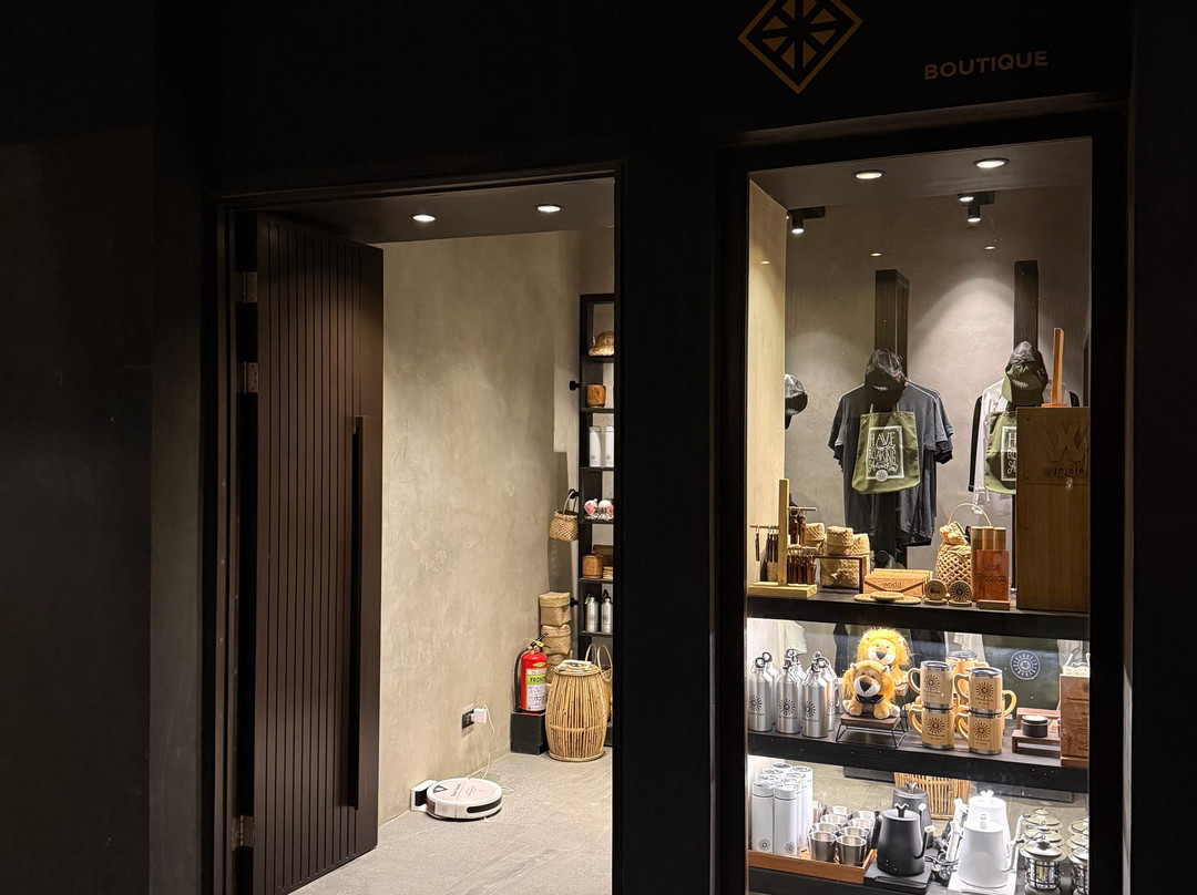 有趣的狮子酒店-爱妮岛主图