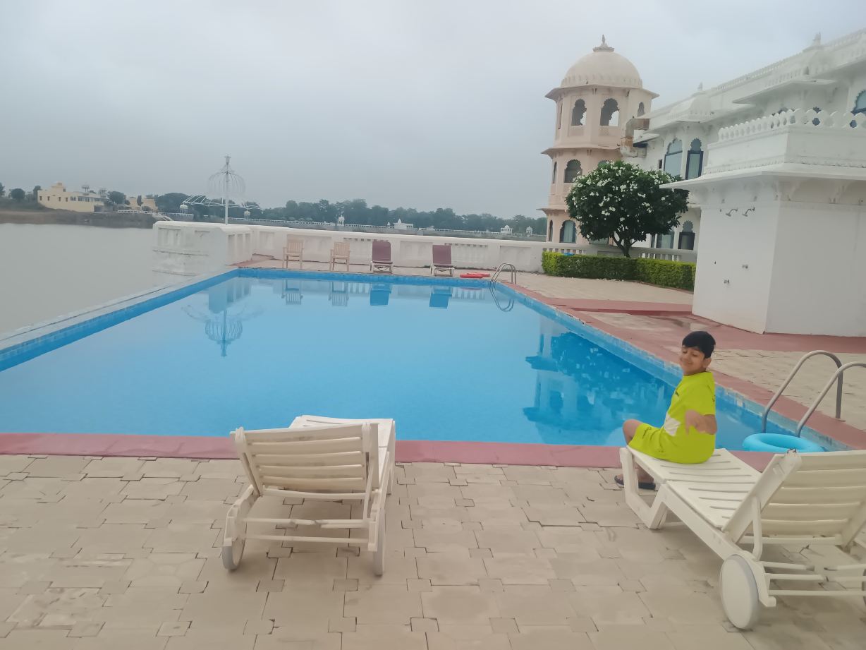胡斯塔纳哈尔加尔湖宫殿度假村-旅行者