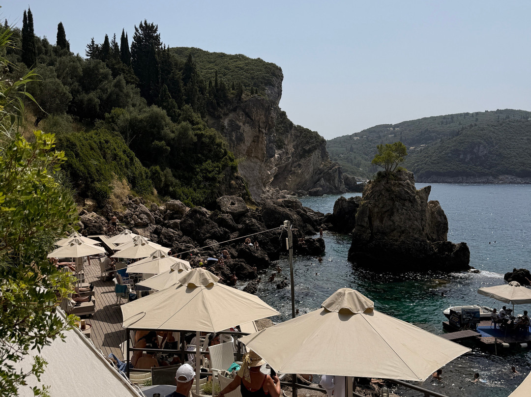 La Grotta Beach-Paleokastritsa必去景点