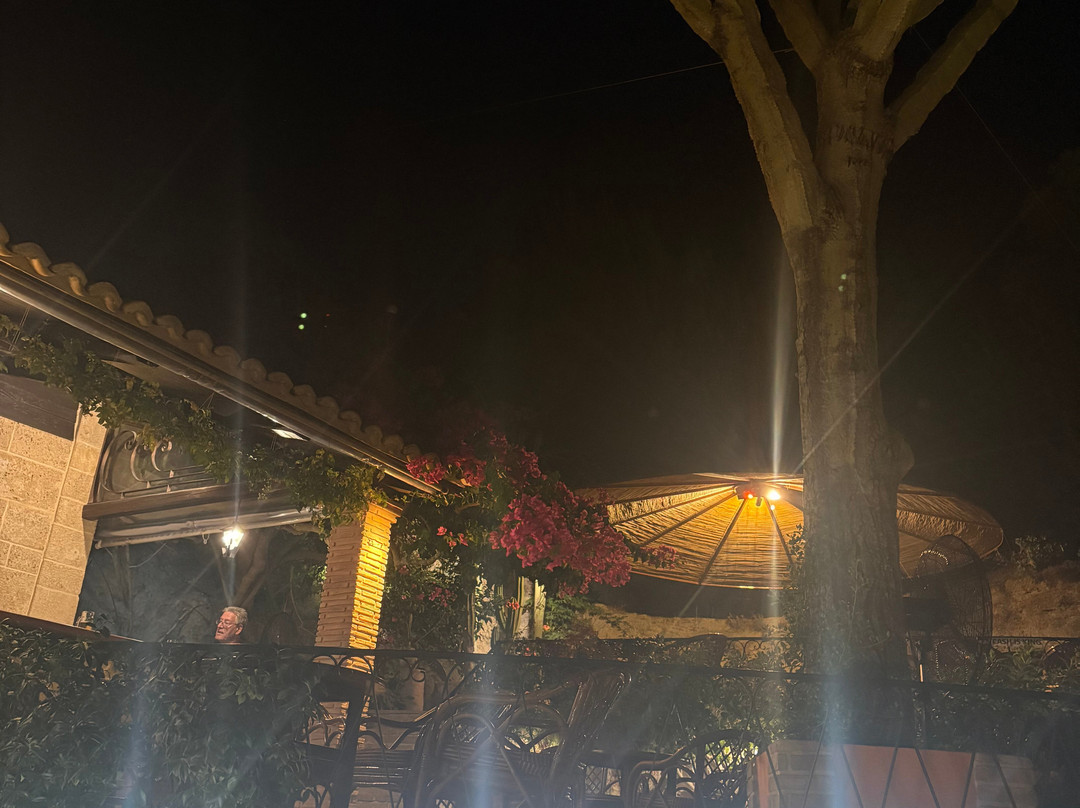 Cave Bar-卡拉马其必去景点