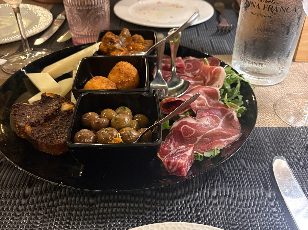 巴格里欧多纳弗兰卡酒店主图