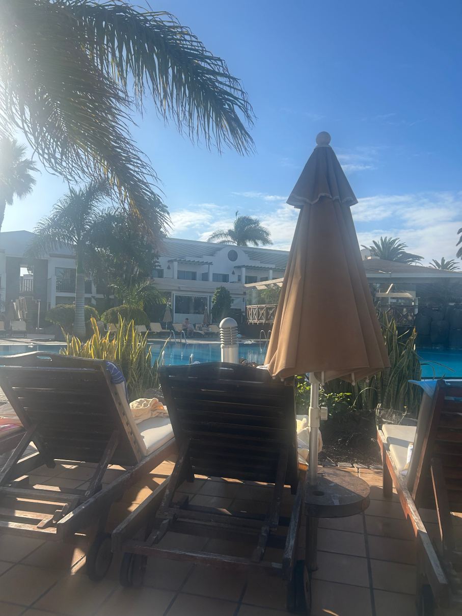 科拉莱霍拉麦里斯迈酒店-旅行者