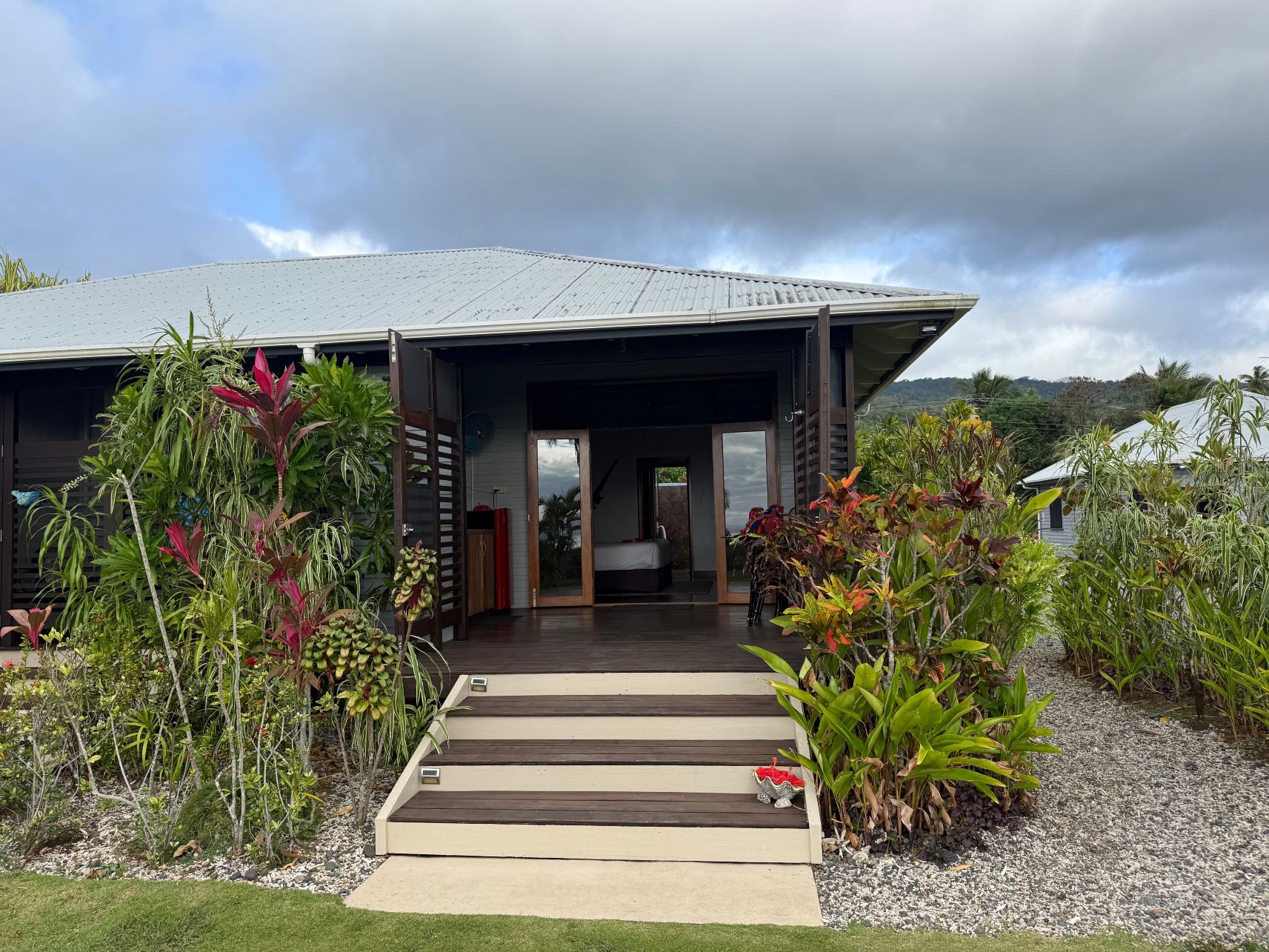 阿罗哈塔韦马尼岛海滨草屋酒店-旅行者