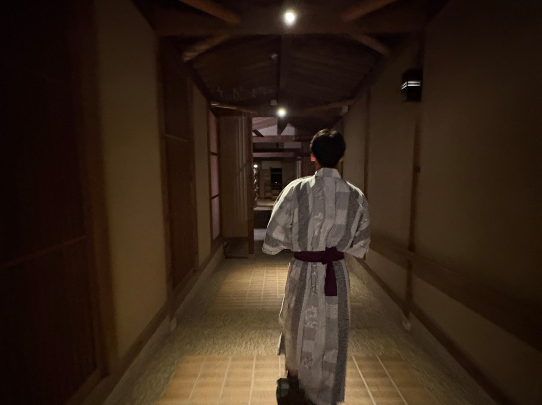 京都烟河酒店主图