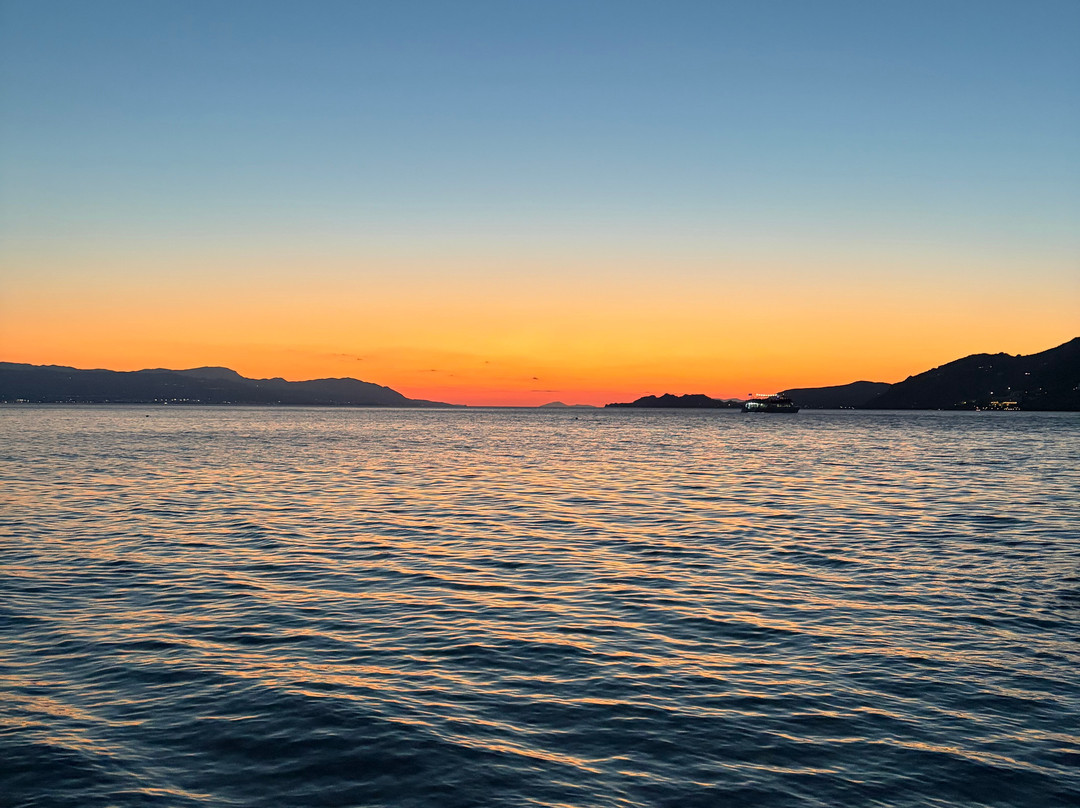 Loutraki Beach-路特奇必去景点