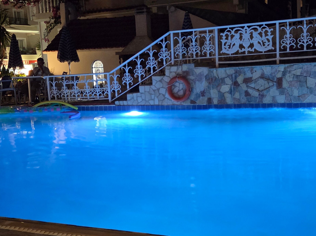 Planos Beach Hotel 海滩酒店主图