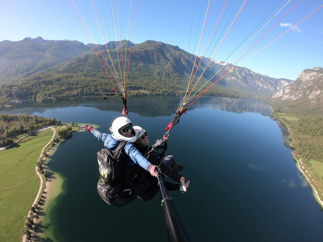 Loop Team Tandem Paragliding Bohinj-博希尼湖必去景点