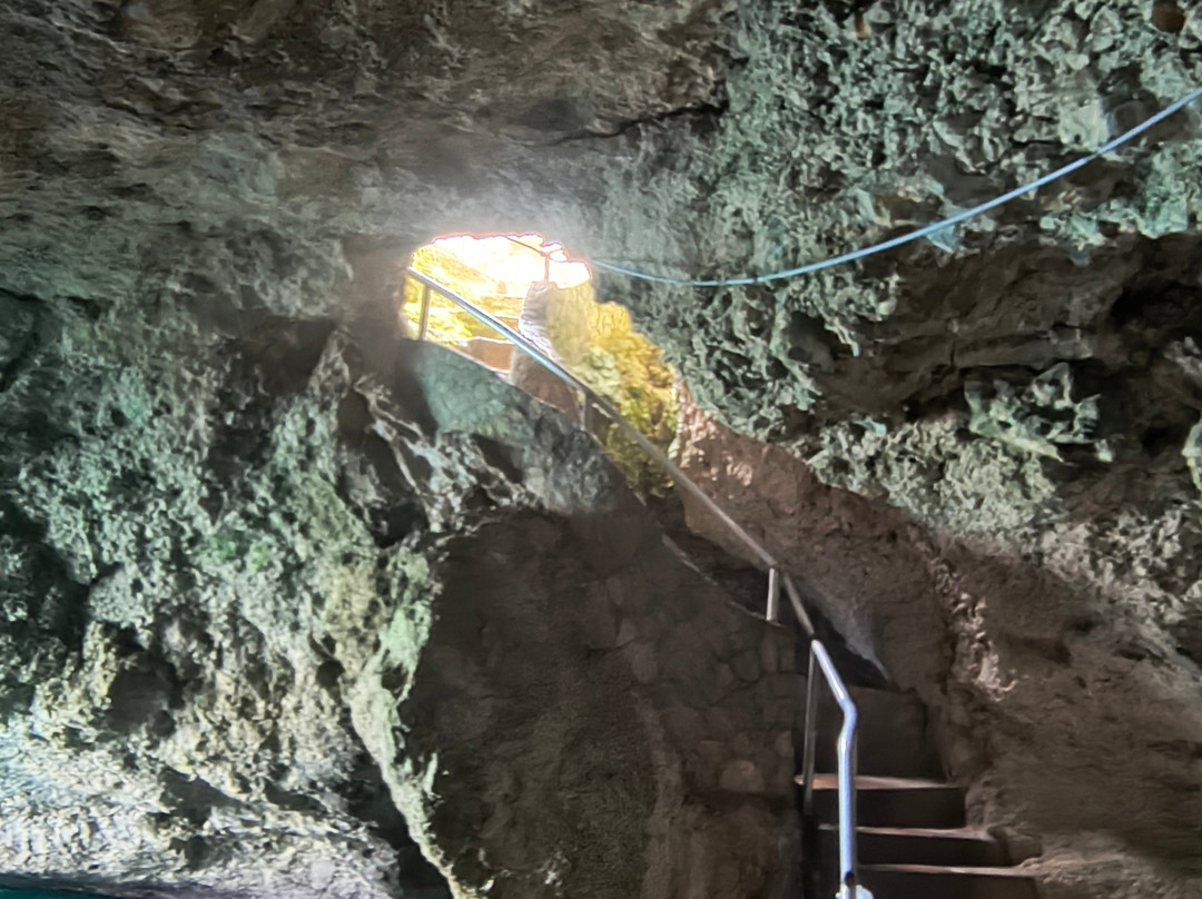 Joseph's Cave-West End必去景点