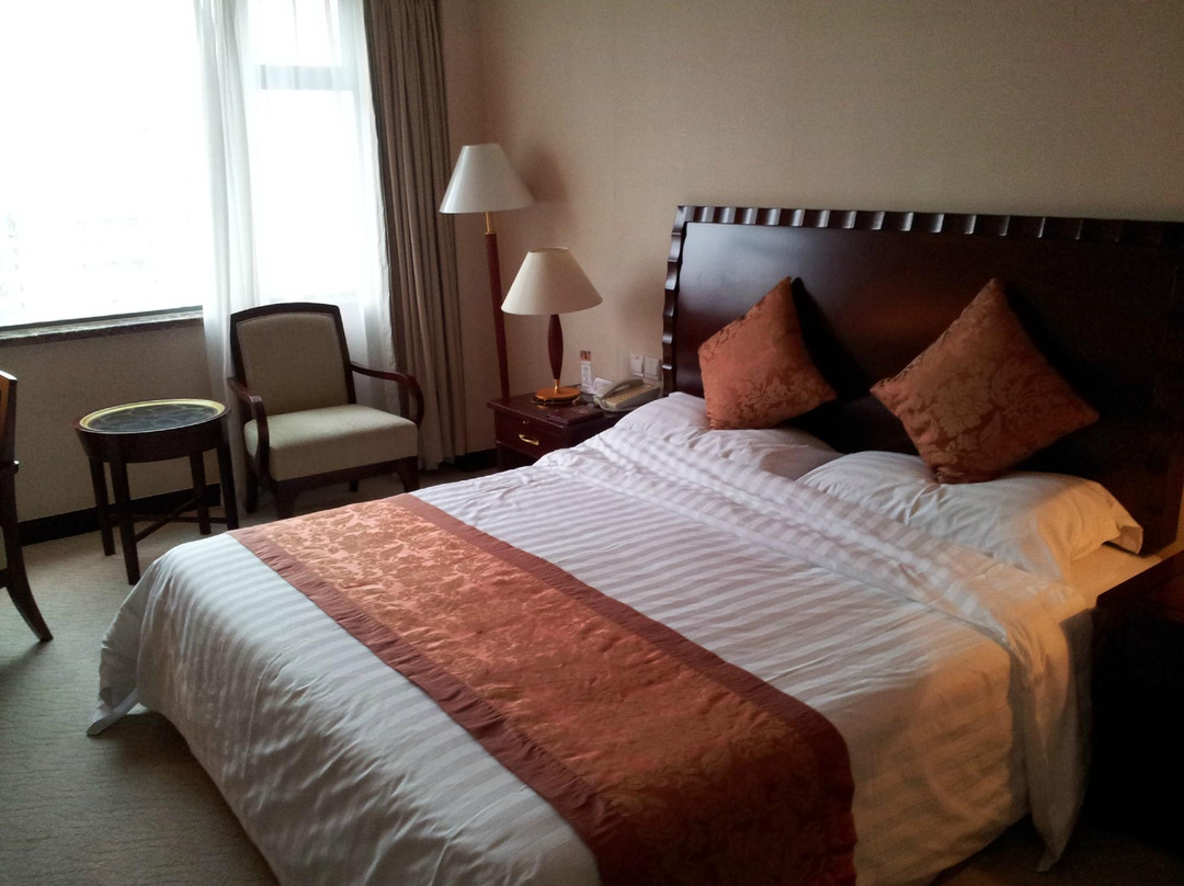 维也纳国际酒店上海火车站龙门店主图