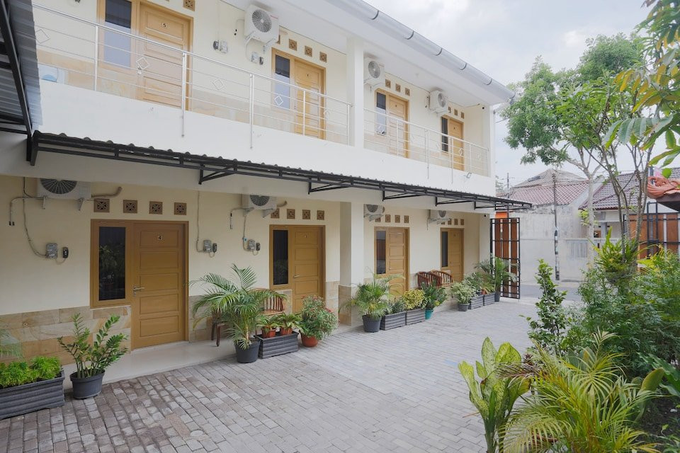 OYO Life 2090 Ethes Exclusive