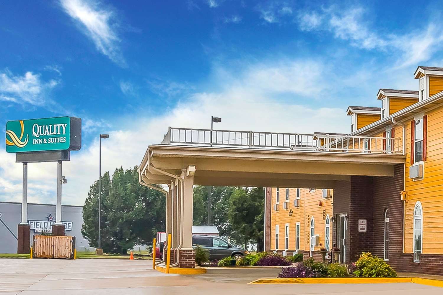 Quality Inn & Suites-官方