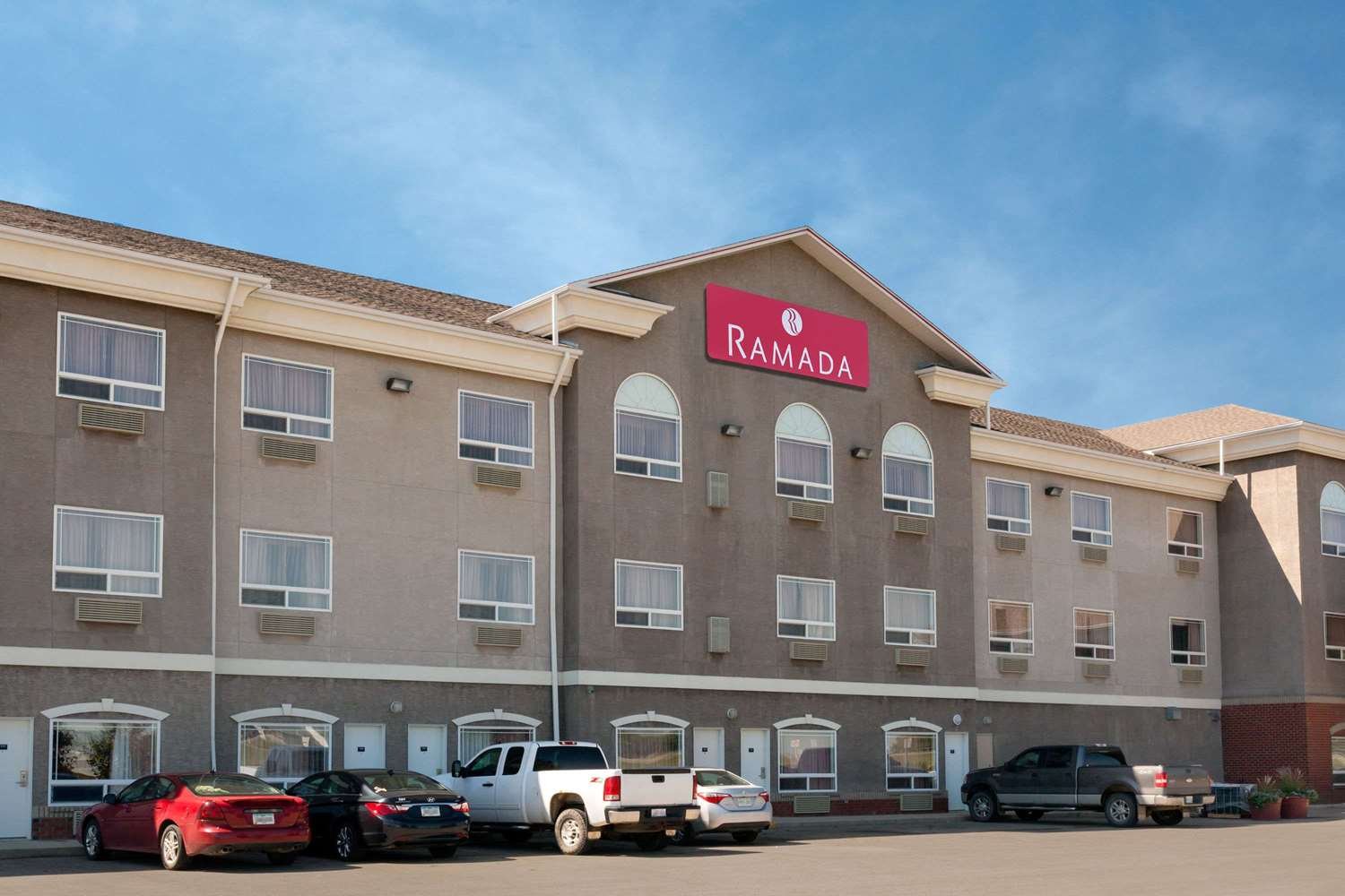 Ramada by Wyndham Weyburn-官方